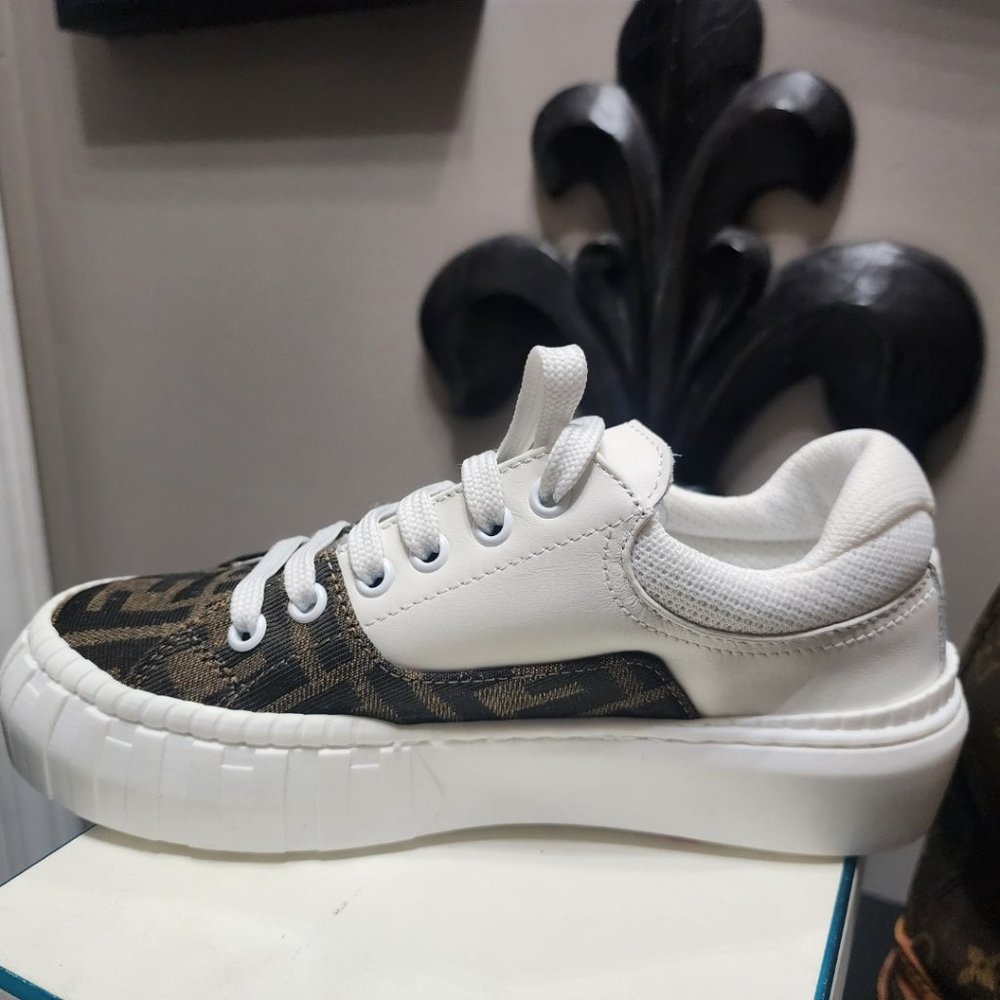 NIB Authentic Kid Fendi Low Top Sneakers - Picture 4 of 9